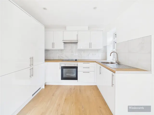Photo 3 — Castleview Road, Weybridge, Surrey, KT13