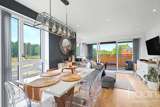 Louisburg Avenue, Bordon, GU35, photo 2