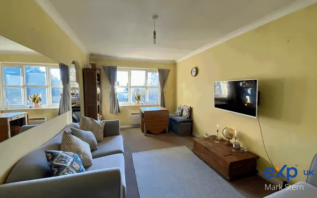 Photo 2 — Christchurch Avenue, Harrow, HA3 8NX