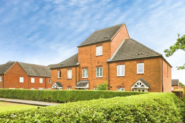 South Meadow Road, Northampton, photo 1