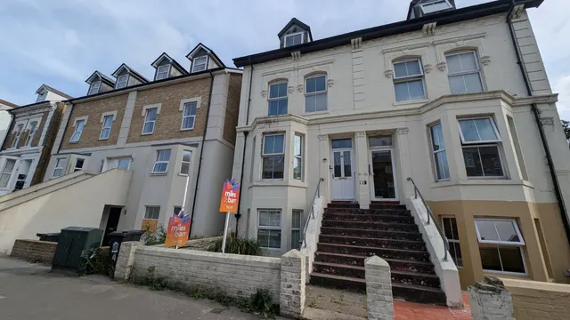 Folkestone Road, Dover, CT17, photo 1