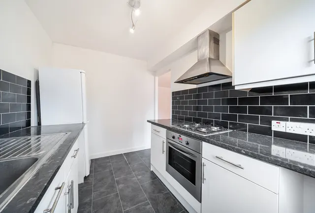 Photo 3 — Benhill Road, Sutton, SM1 3RS