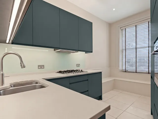 Westbourne Park Road, London, W11, photo 2