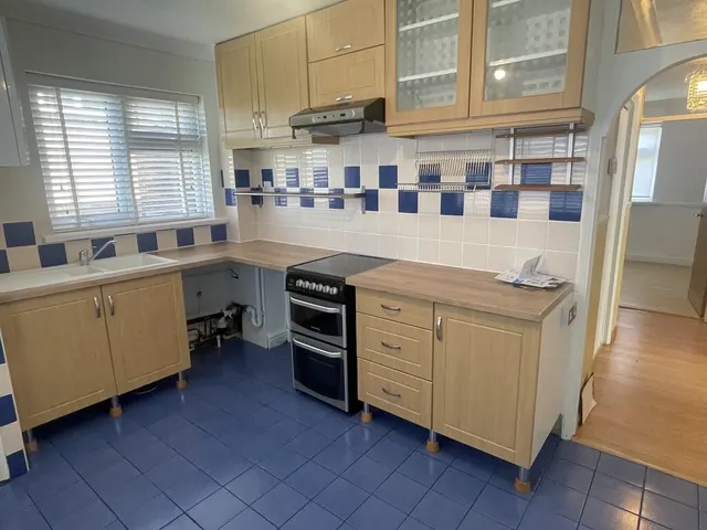 Cardigan Close, Batley, WF17, photo 2