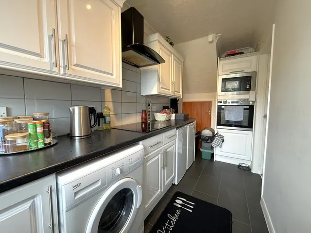Photo 2 — Amies Court, Grimston Road