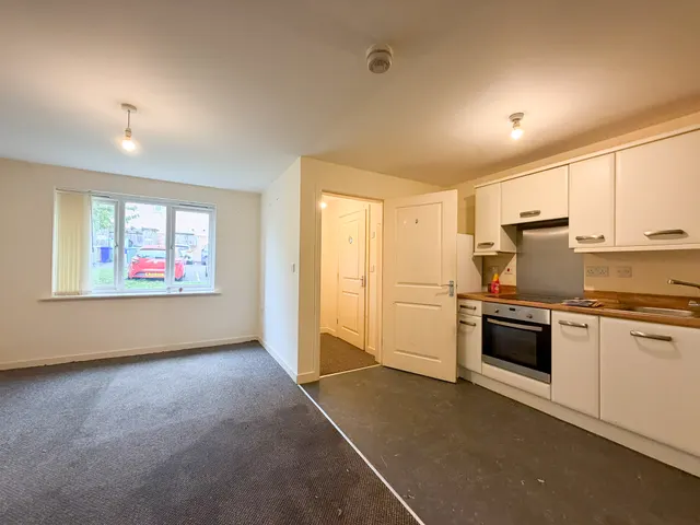 Carrfield, Hyde, SK14, photo 2