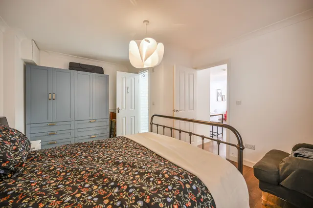 Photo 3 — 1, Wilding Court 64a, London