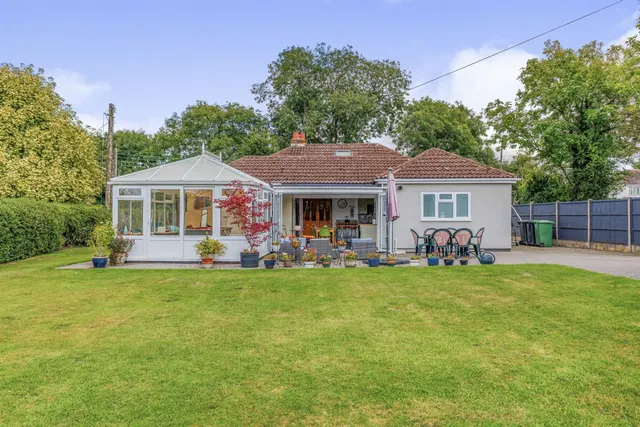 Nuneaton Road, Bulkington, CV12, photo 1