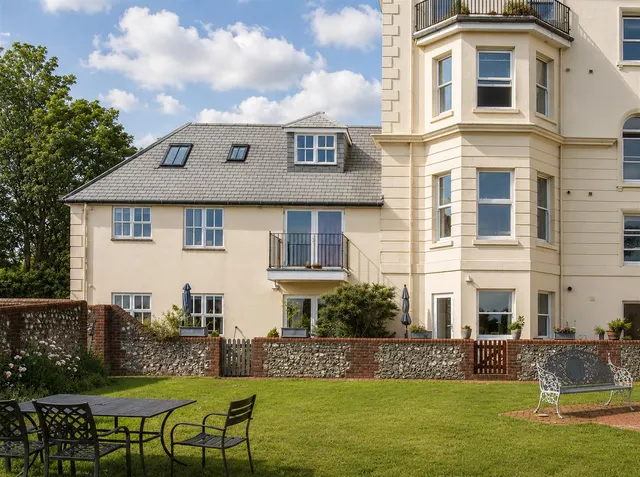 Photo 2 — St. Annes Crescent, Lewes, BN7 1SD