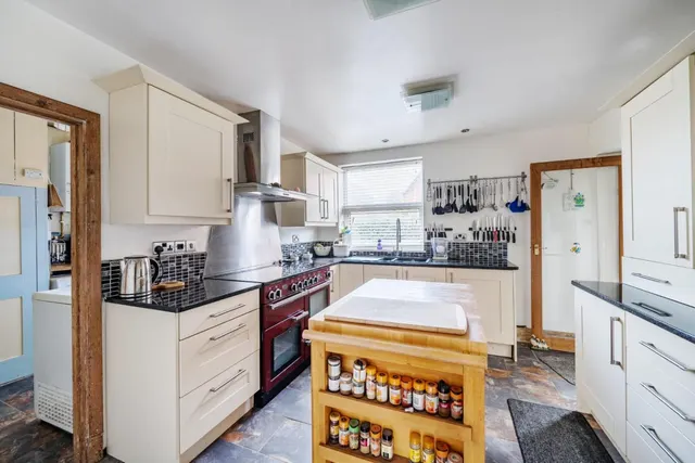 Larkhill Road, Yeovil, BA21, photo 2