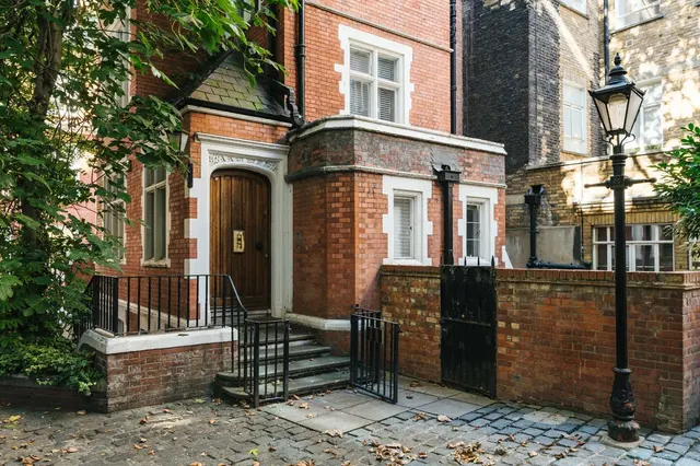 Ironmonger Lane, London, EC2V, photo 1