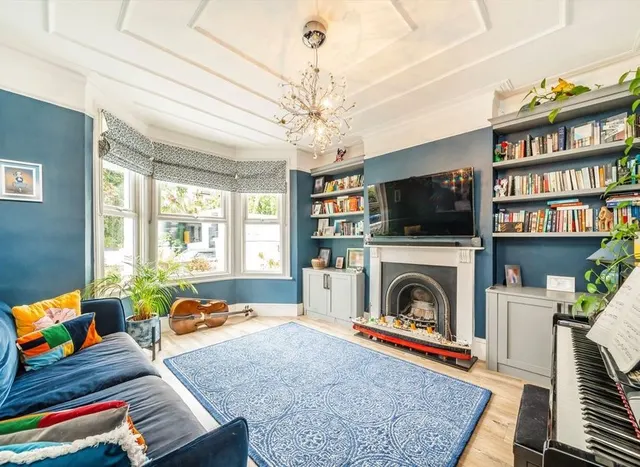 Photo 2 — Drayton Gardens, West Ealing, W13