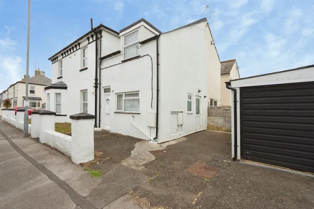 Latimer Road, Eastbourne, photo 1