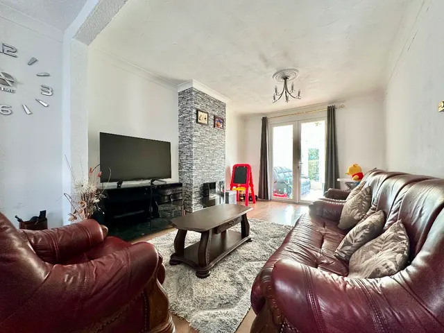 Photo 3 — Valence Wood Road, Dagenham
