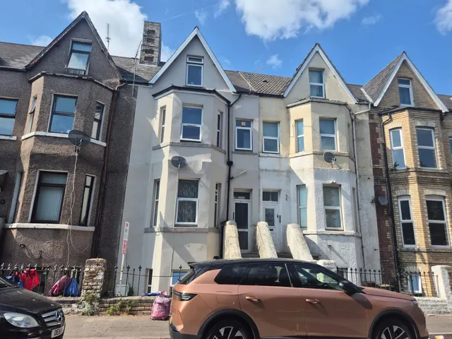 Ferry Road, Grangetown, photo 1