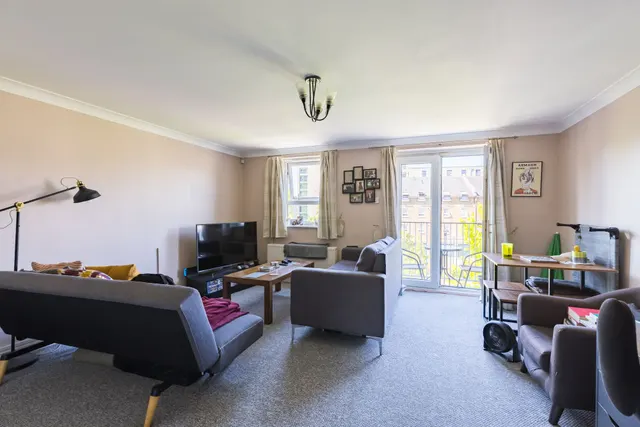 8 Schooner Close, London, photo 1