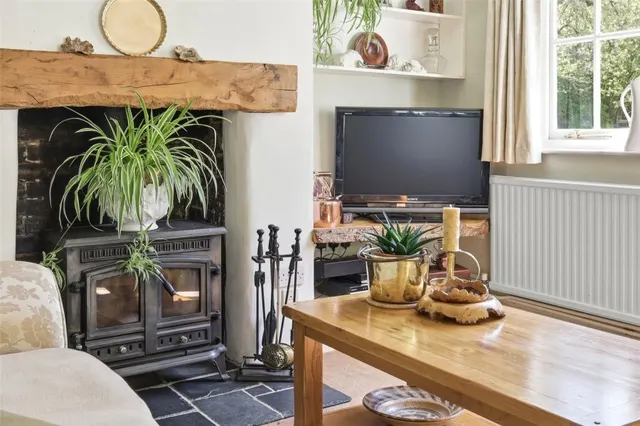 House Under Offer with 3 bedrooms in Radwinter, Saffron Walden, CB10, photo 2