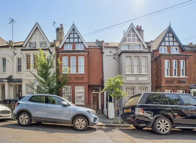 Nemoure Road, Acton, W3, photo 1