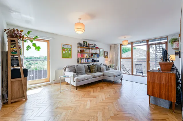 Photo 3 — 94 Millard Road, London