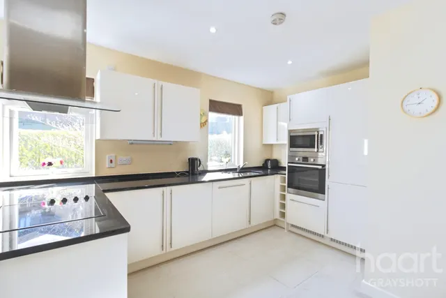 Wispers Lane, Haslemere, GU27, photo 3