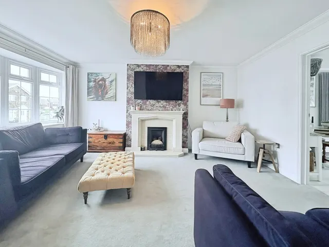 Photo 3 — Tyrells Way, Great Baddow, Chelmsford, Essex, CM2 7DP