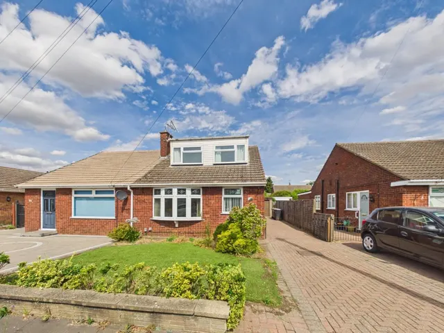 Broadway, North Hykeham, Lincoln, photo 1