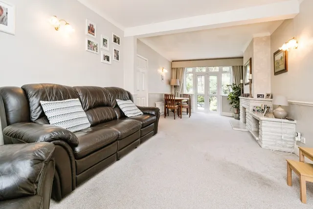 Photo 2 — Ravenscourt Drive, Hornchurch, Essex, RM12