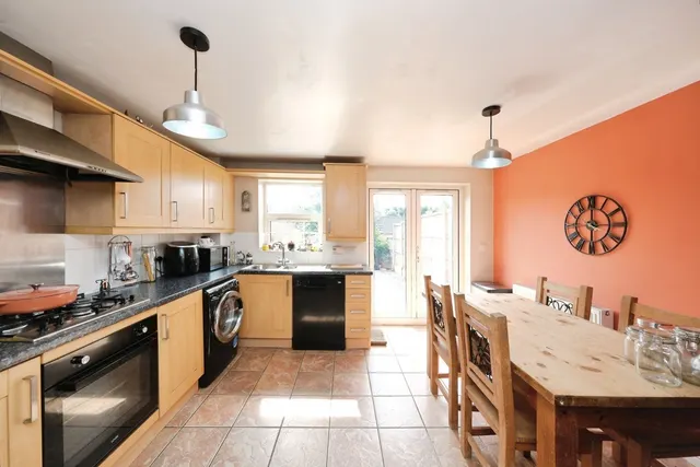 Photo 2 — Rufford Drive, Mansfield Woodhouse, Mansfield, Nottinghamshire, NG19