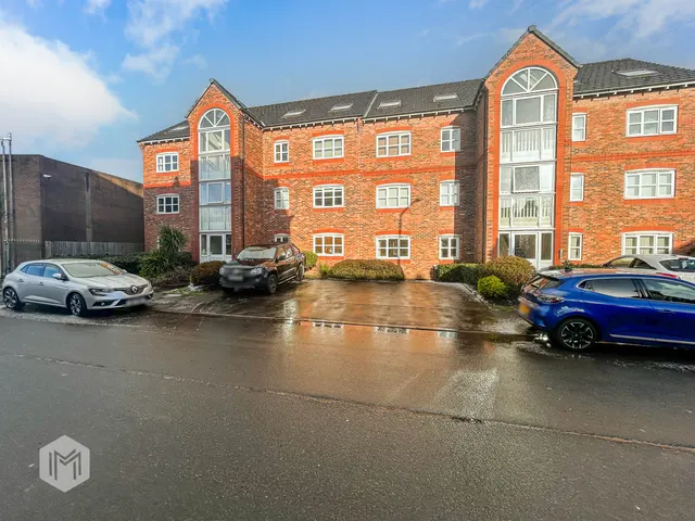 Danecroft, Little Lever, Bolton, BL3 1LL, photo 1