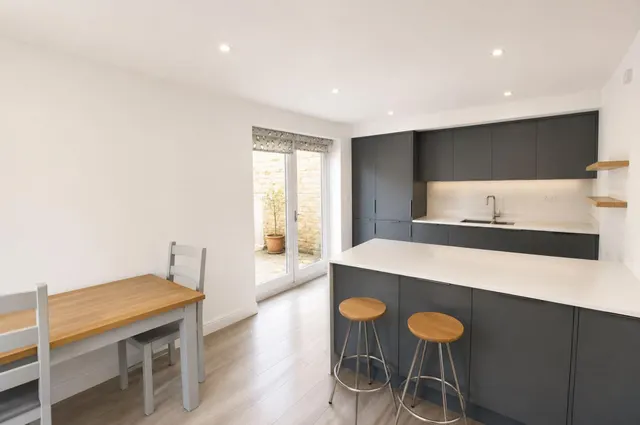 Ironmonger Street, Stamford, PE9, photo 2