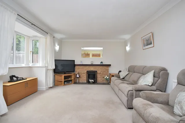 Photo 3 — Collingwood Road, Northampton, NN1 4RX
