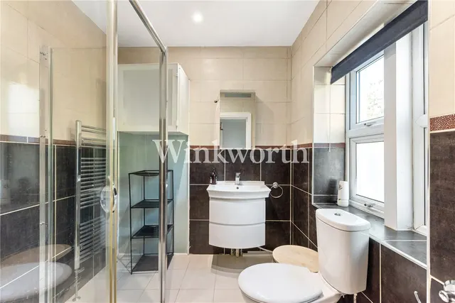 Photo 3 — Woodland Road, London, N11