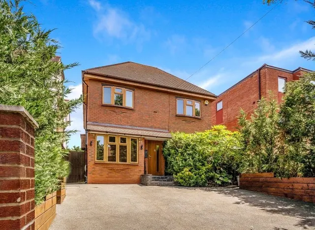 Colney Hatch Lane, Muswell Hill, N10, photo 1