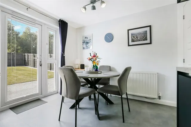 Photo 3 — Griffon Crescent, Merlin Gardens, East Kilbride, South Lanarkshire, G74