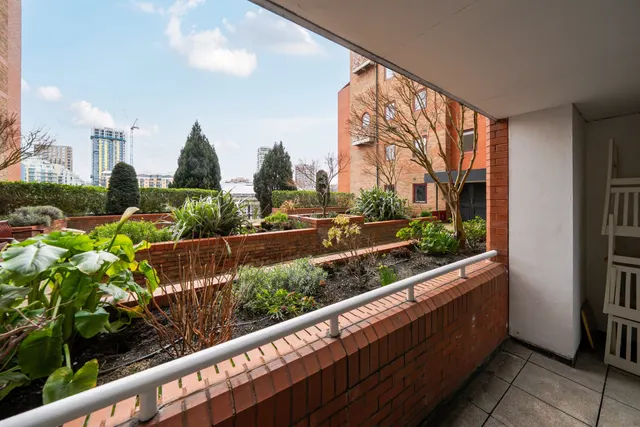 William Morris Way, Fulham, SW6, photo 3