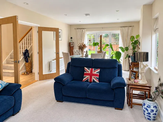 Barnfield, Haywards Heath, RH17, photo 2