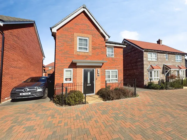 Prospero Drive, Wellingborough, photo 1