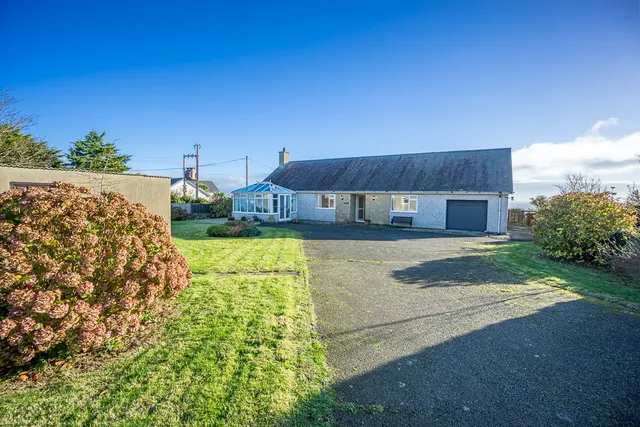 Photo 3 — Dolydd, Mynytho, Pwllheli, Gwynedd, LL53 7RF