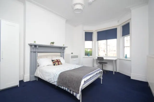 Argyle Avenue, Victoria Park, M14, photo 1