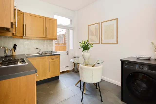 Barcombe Avenue, SW2, photo 3