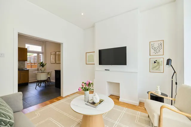 Barcombe Avenue, SW2, photo 2