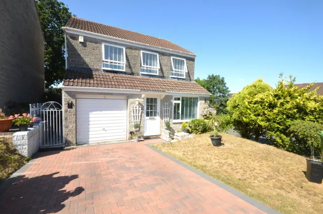 Cheltenham Close, Exeter, Devon, EX4