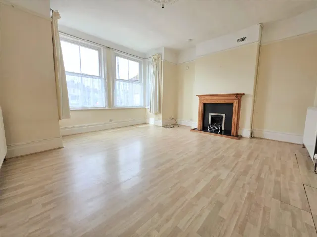 Photo 2 — Sparsholt Road, Barking, IG11