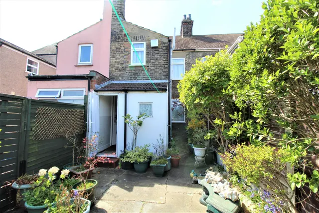 Photo 2 — Charlton Street, Grays, Essex, RM20 4XU