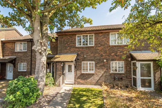 Lees Road, Uxbridge, UB8, photo 1