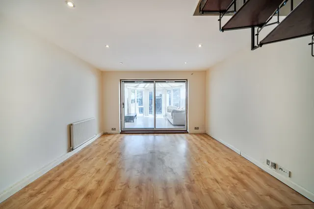 Lees Road, Uxbridge, UB8, photo 3