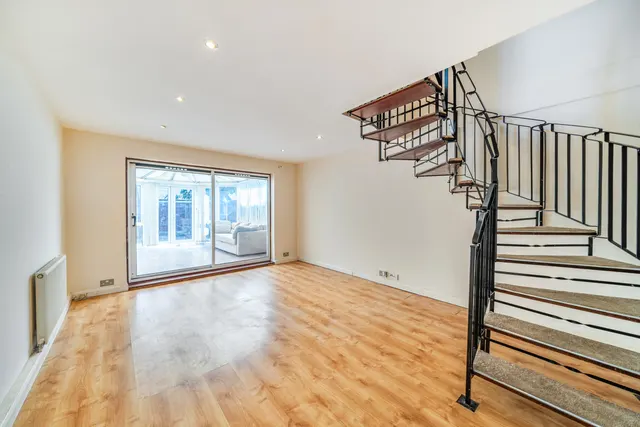 Lees Road, Uxbridge, UB8, photo 2