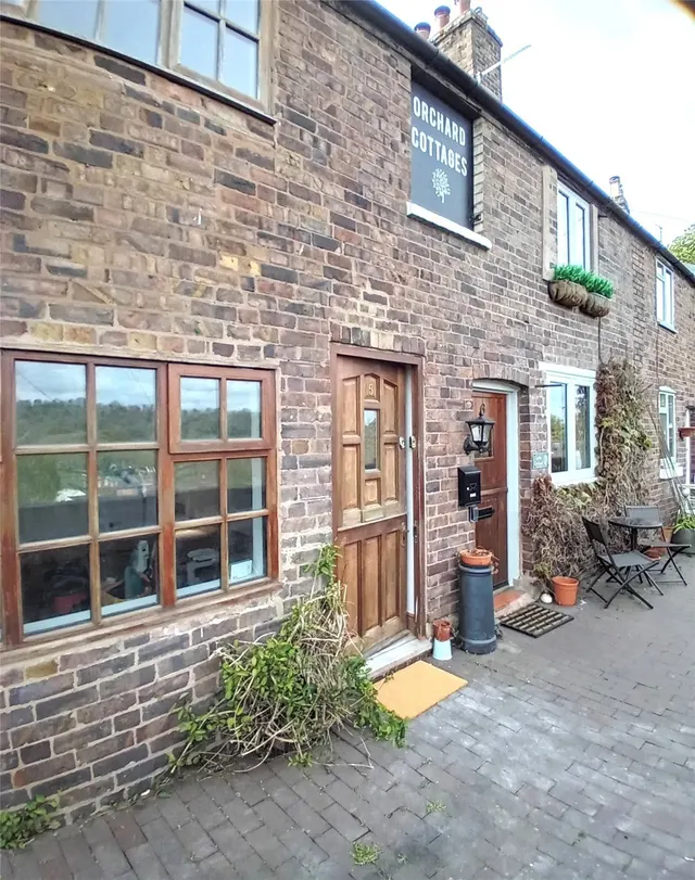 Orchard Cottages, St. Leonards Steps, photo 1