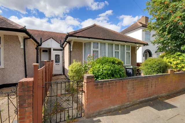 Malvern Road, Enfield, photo 1