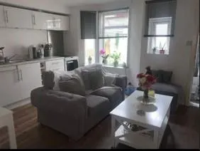 Hencroft Street South, Slough, SL1, photo 3